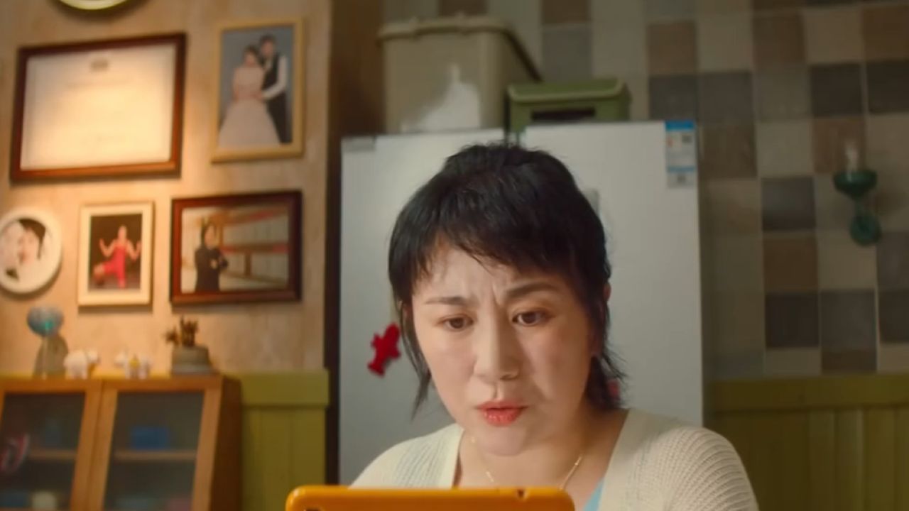 马丽给沈腾织毛衣,不料沈腾用彩绘糊弄他《我和我的家乡》_高清1080P在线观看平台_腾讯视频