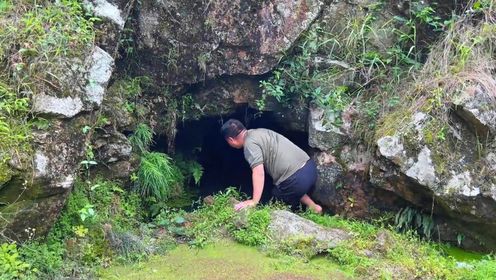 发现一个神秘的山洞里面有动静，抽干水后看有什么收获