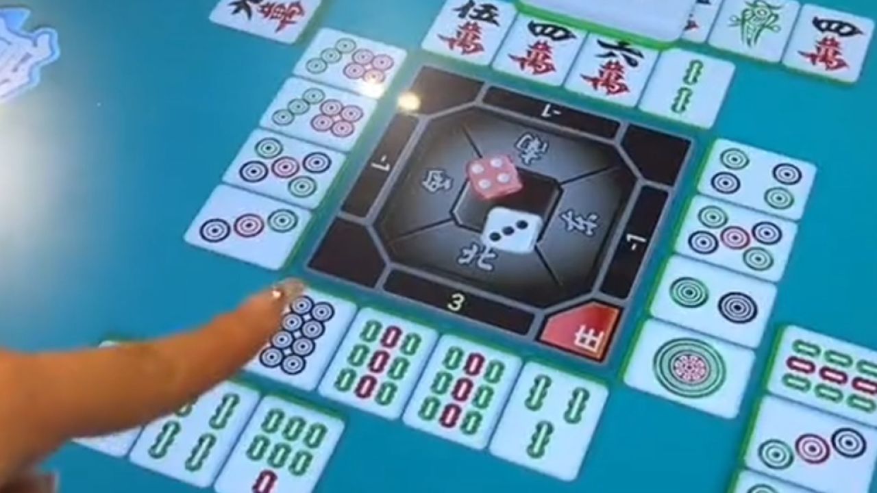 "失去灵魂"的数字麻将机爆火,董事长:每台1万5到2万,可以下棋斗地主