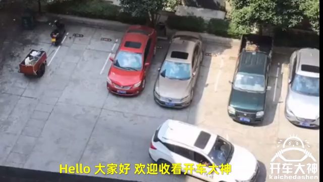 终于遇到马路杀手,刚拐个弯就被干翻在地,哪个驾校出来的人才,飘虹伴月许昌培上传,成都市青白江区姚渡镇红瓦店社区,原祥福镇,城厢镇,马坪村,...