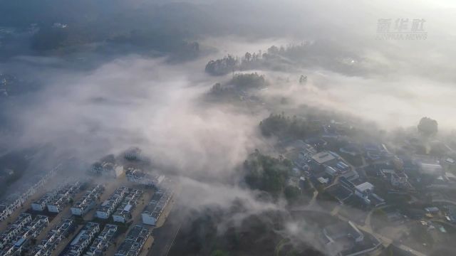 千城胜景|云南施甸:青山含远黛 云雾抚村舍