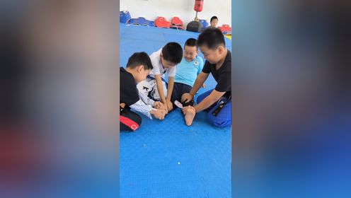 跆拳道萌娃，挠脚心。开心快乐每一天_高清1080P在线观看平台_腾讯视频