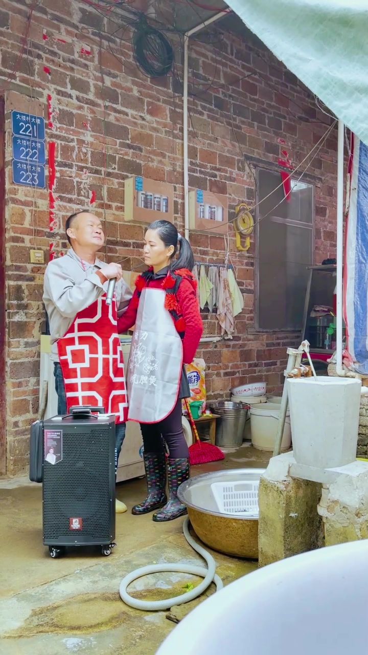 好样的!【肉蛋哥】当老婆的面唱出《老婆你辛苦了》