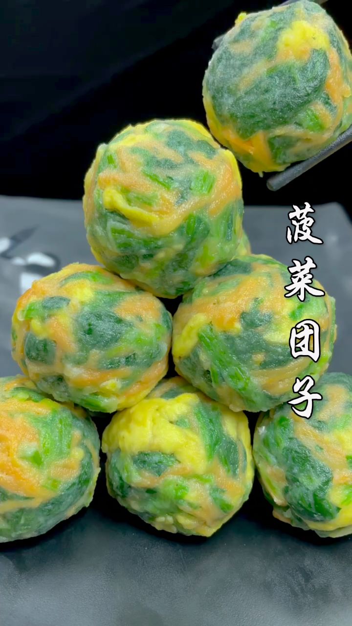 我是万万没有想到,不用和面,不用擀面,竟然能够做出这样好吃的菜包子