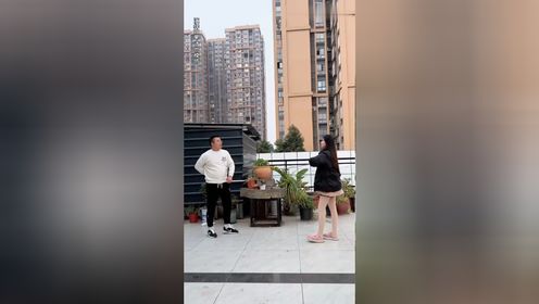 美女翘臀打屁股合集_高清