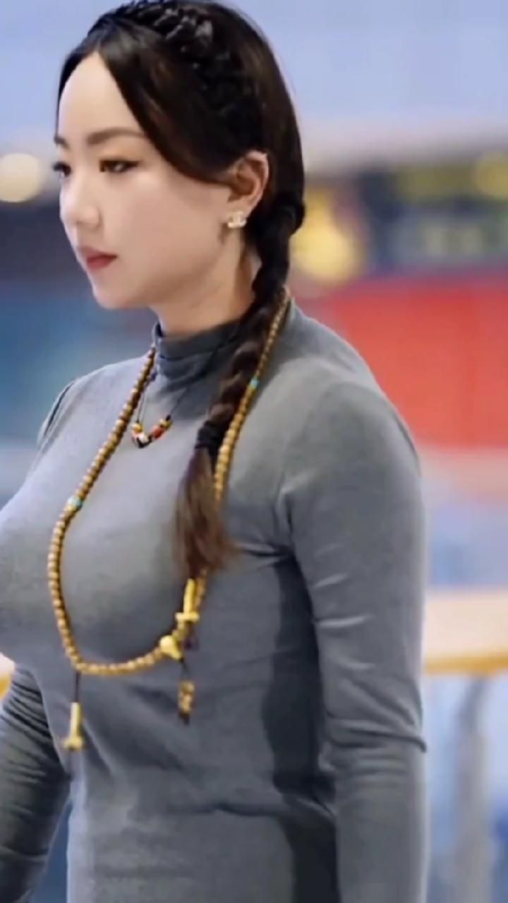 央金金金姑娘藏族舞锅庄舞.#锅庄舞 ##藏族姑娘#藏族舞#央金金金