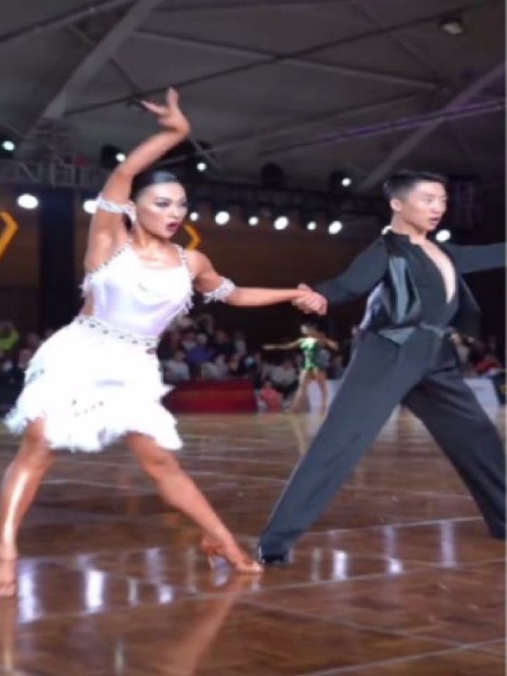 墨茉组合的老师,同样是优秀的职业高手曹政孙璠老师,太有魅力了