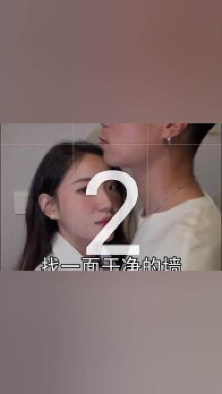 喉结拍照没赶上,小红花创意照赶拍起来.
