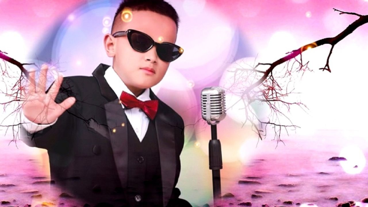 天籁盲童李玉顺第四首新歌《镜中归人》完整版,伤感好听深情感人!