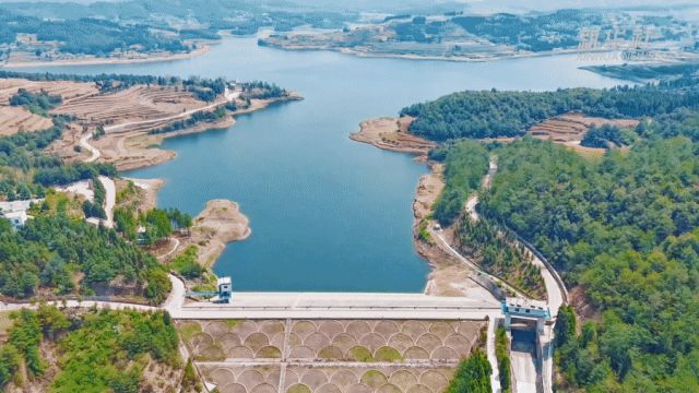 风景如画!俯瞰云南曲靖“66岁”的独木水库