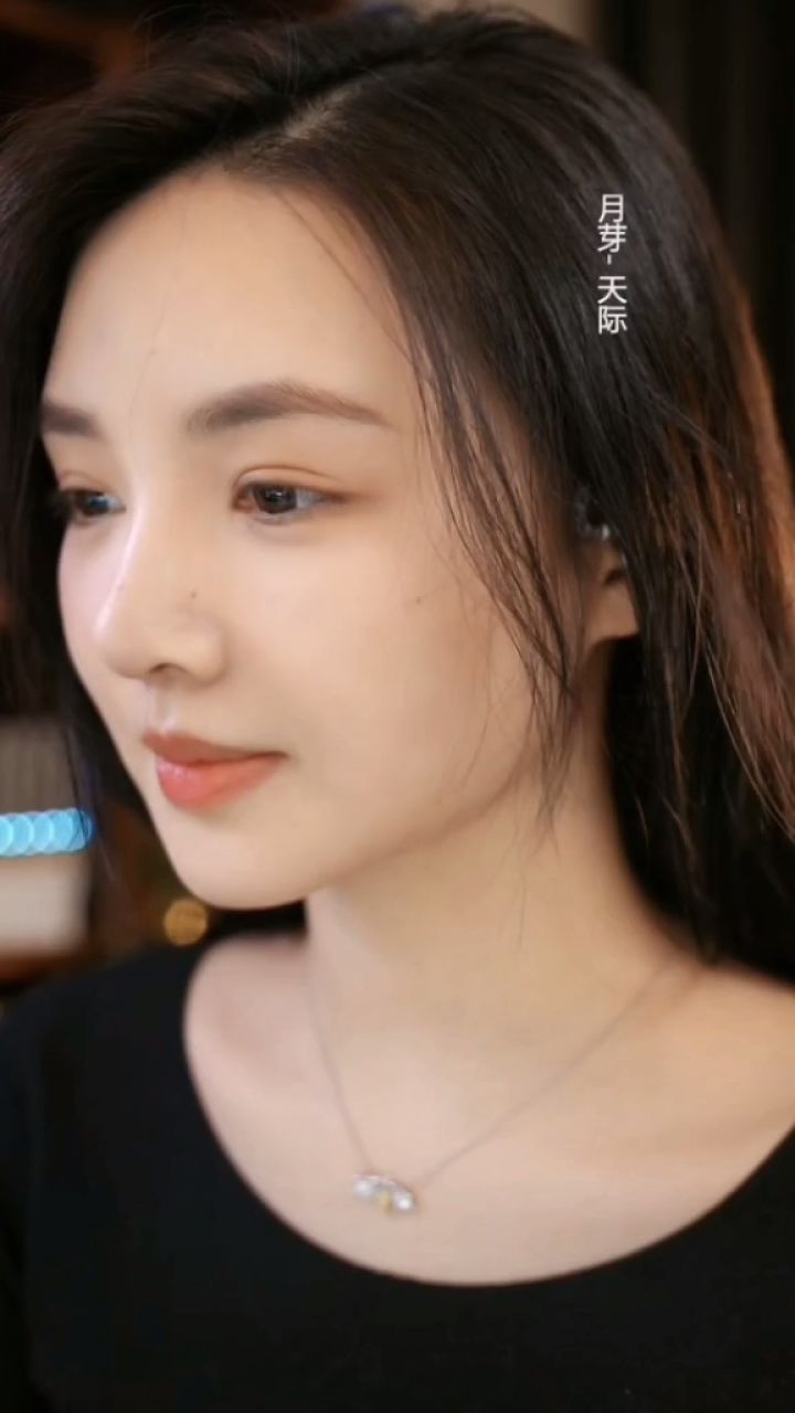 小涩瑶4607(黄舒瑶)天际,湖北宜昌女孩人美歌好听在上海