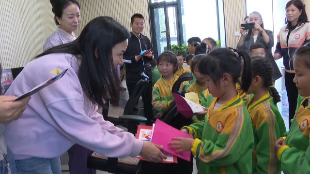 子长市幼儿园走进融媒体中心开展社会实践活动