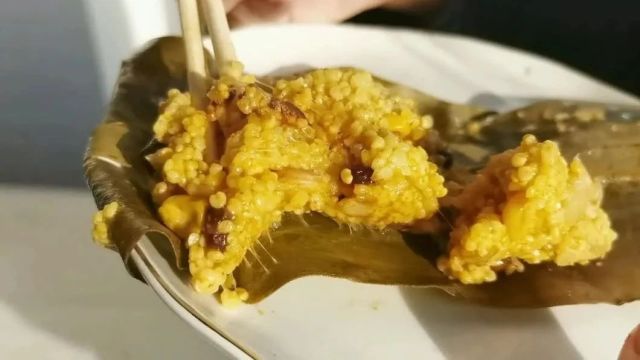 陕北风味的大黄米粽子,金黄软糯不粘牙,香气四溢很美味