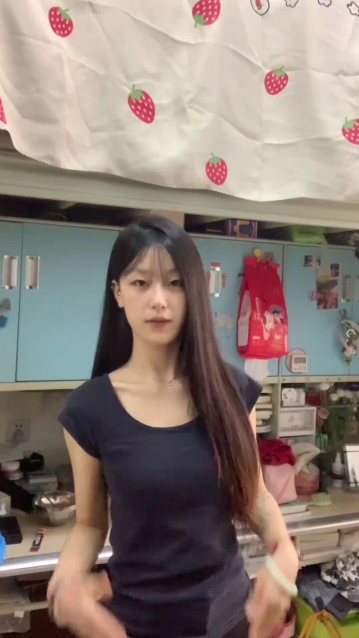 卖萌 #表演秀 #手势舞 #美女摇 #清纯妹子