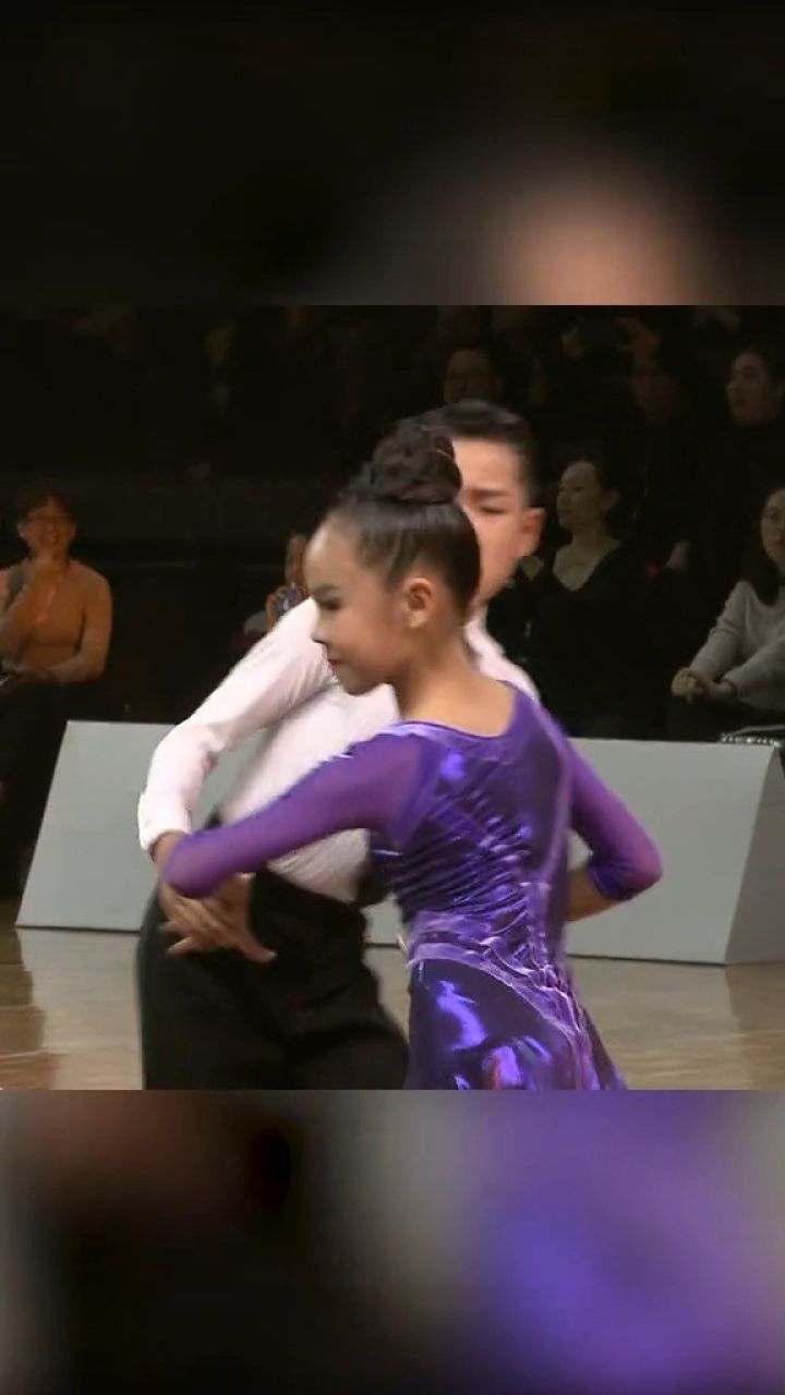 王崇墨&郎怡哲一段精彩的牛仔舞,你喜欢这个节奏吗?