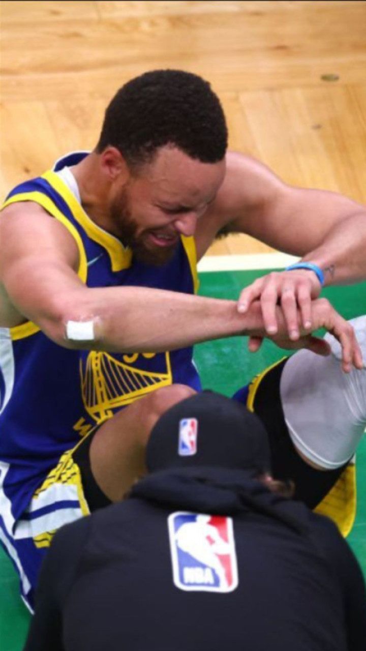 勇士夺冠库里掩面哭泣,总决赛mvp实至名归