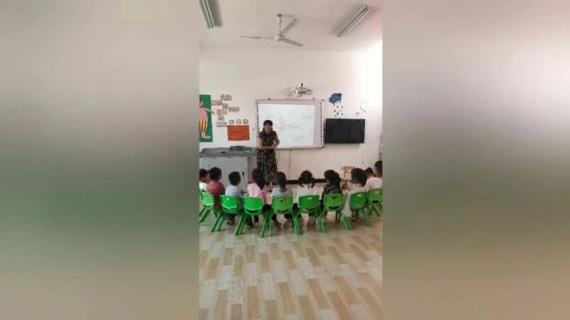 幼儿园优质课|小班语言绘本游戏《好饿的小蛇》视频+教案+课件+打印图