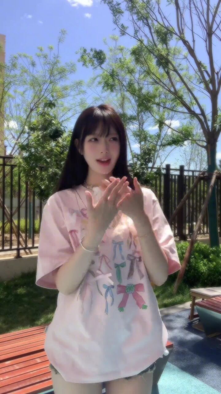 卖萌 #美女摇 #手势舞 #表演秀 #特效拍摄 #清纯妹子 #女性独舞