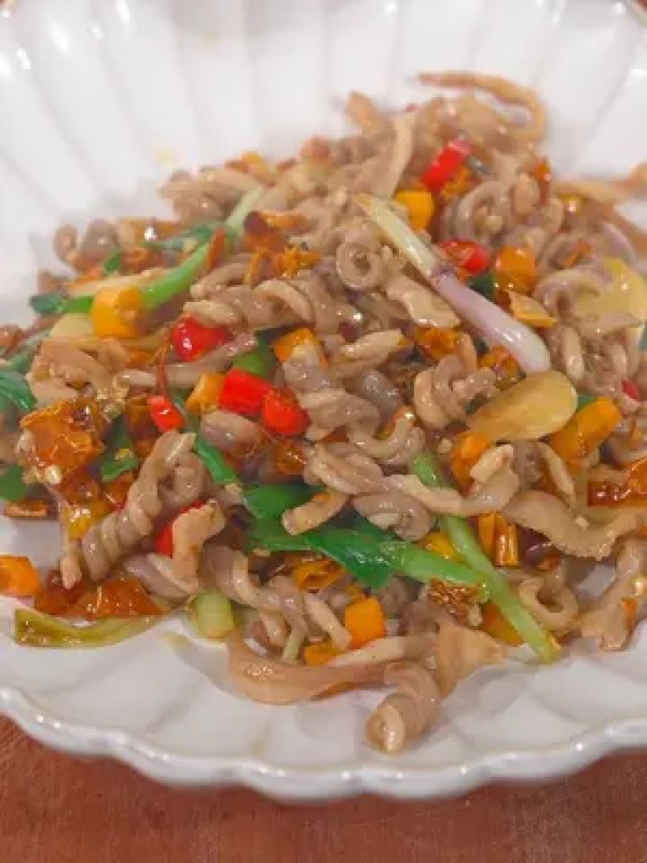 湖南衡东土菜之乡的黄贡椒脆肚 这样做比饭店的还好吃#生炒脆肚