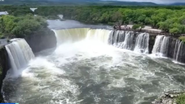 水量增加,黑龙江牡丹江:镜泊湖呈现三面飞瀑壮阔景观