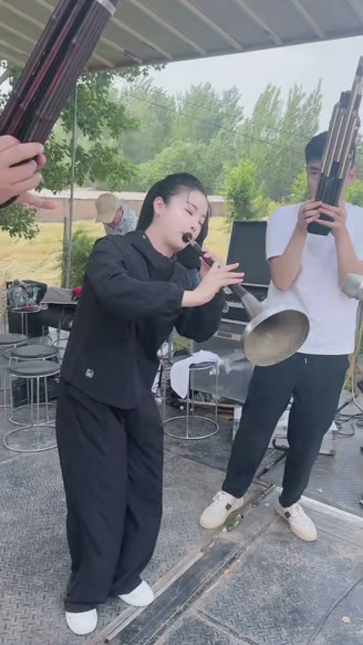 唢呐一响燃爆全场 #唢呐出征谁与争锋 #唢呐一响燃爆全场