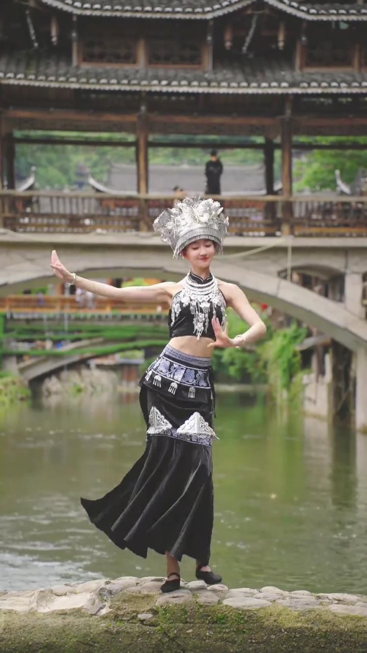 说说你的家乡都有什么习俗吧#民族舞#苗族#弥渡山歌#苗疆少女