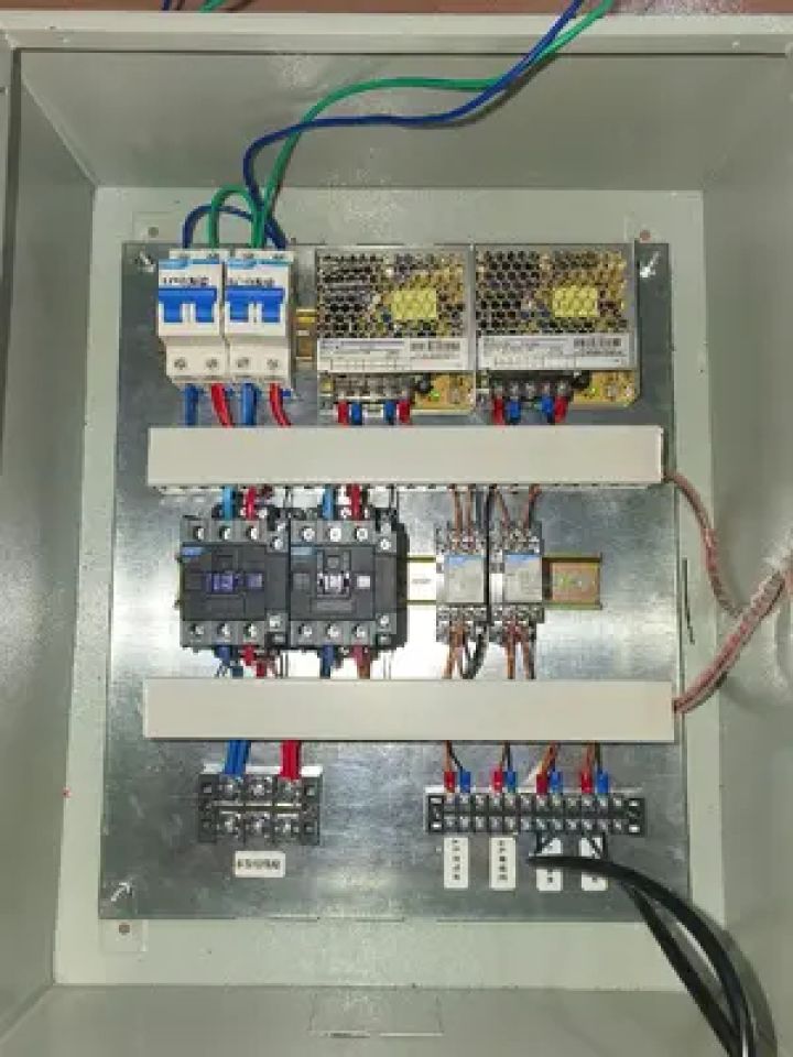 无塔供水和有塔供水均可使用的两户共用一泵控制箱 #配电箱定制 #两户