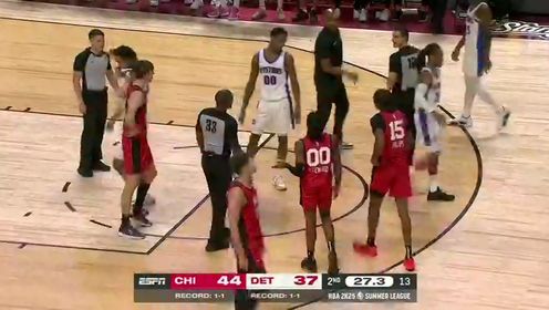 《NBA全场集锦》年轻人太冲动！斯图尔特凶狠犯规霍兰 双方剑拔弩张险酿冲突