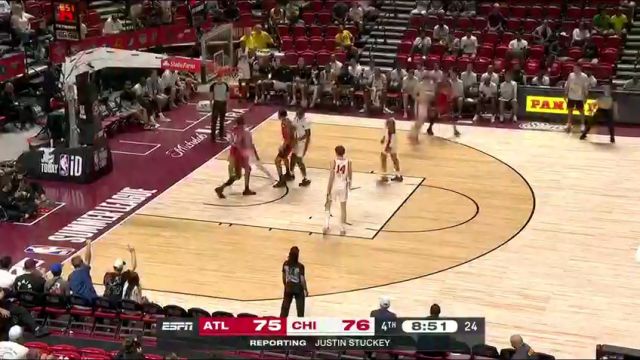 太残暴了！乔纳吸引防守吊传篮下 昂根达心领神会完成空接重扣