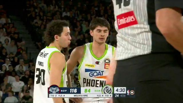 东南墨尔本凤凰vs鹈鹕第4节英文原声回放