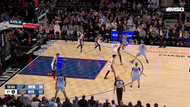 看出来有点心不在焉了！莫兰特全场比赛高达8次失误葬送比赛