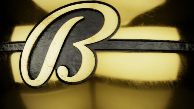 主打的就是个活力！伊森人群中强势摘板 无惧防守强硬取分