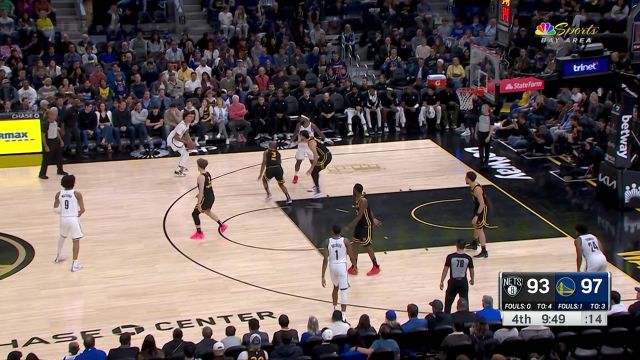 老黄忠布里奇斯此刻绝不会手软 连中两记三分反超比分