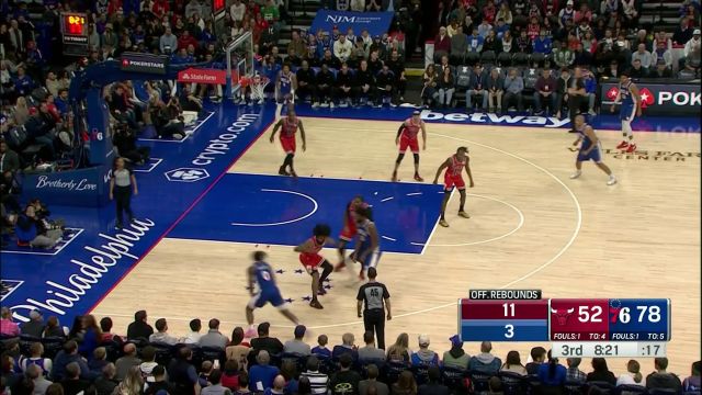 飘逸突破撕裂防线 马克思滑翔拉杆上篮无视双人拦截