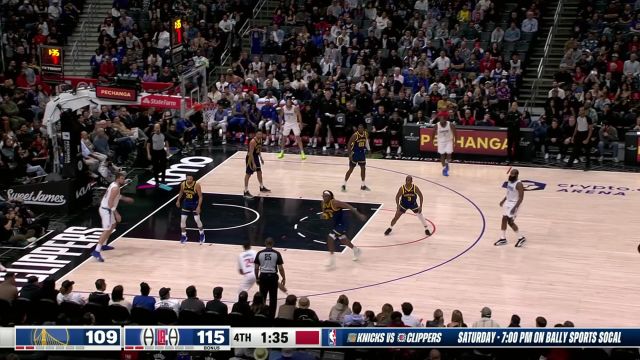 谁来都不好使！鲍威尔接哈登助攻潇洒上篮稳稳命中