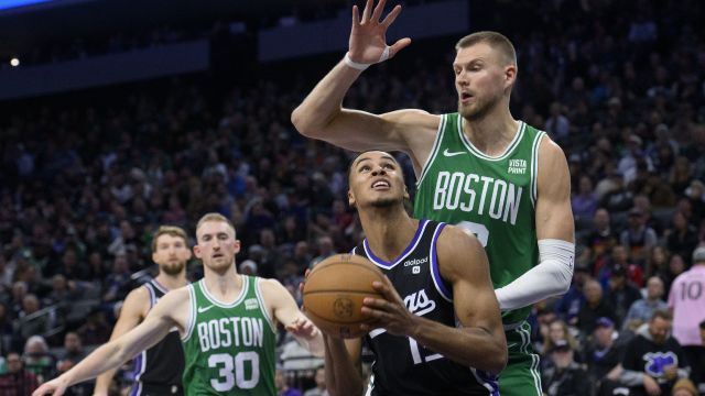 凯尔特人vs国王精华回放 绿军5人得分20+福克斯29分独木难支