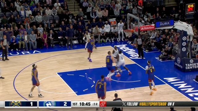 教科书一样的技术动作 爱德华兹拜佛+上下步上篮打懵对手