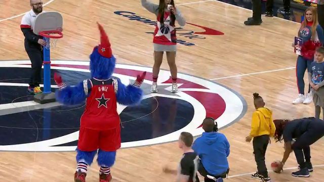 掘金vs奇才第2节英文原声回放