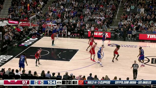 杀人诛心！哈登飚中撤步三分拿到10分优势