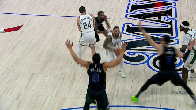 可不能让他抓住机会 利拉德借掩护三分出手穿网而过