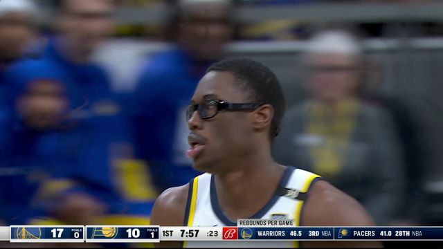 西亚卡姆吸引火力送妙传 史密斯火箭升空送出双臂暴扣