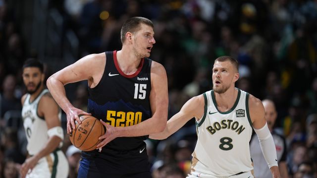 约基奇vs凯尔特人集锦 高效拿下32+12+11大号三双率队捍卫主场
