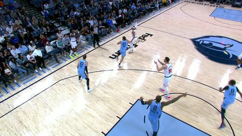 《NBA全场集锦》隐藏自己伺机待发！扎伊尔-威廉姆斯抢断直杀篮下扣篮得手