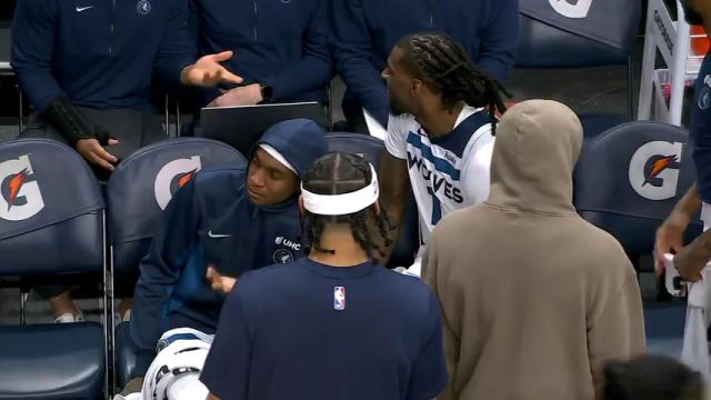 NBA常规赛：猛龙vs森林狼第4节英文原声回放