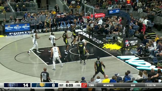 长途奔袭打的措手不及  马图林大步向前双臂暴扣