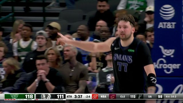 东契奇零敲碎打孤立无援 比斯利手感回暖飙中三分