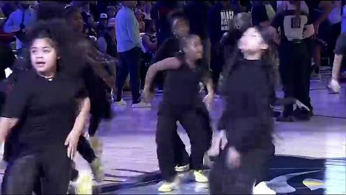 《NBA全场集锦》NBA常规赛：火箭vs灰熊第3节中文解说回放
