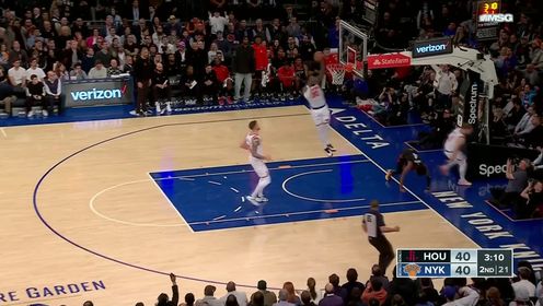 《NBA全场集锦》迪文琴佐机警抢断 兰德尔接到妙传大步流星飞身暴扣