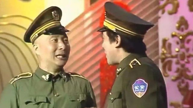 春晚名场面 | 1990年春晚,陈佩斯朱时茂表演《主角与配角》,枪带子断裂惹人笑