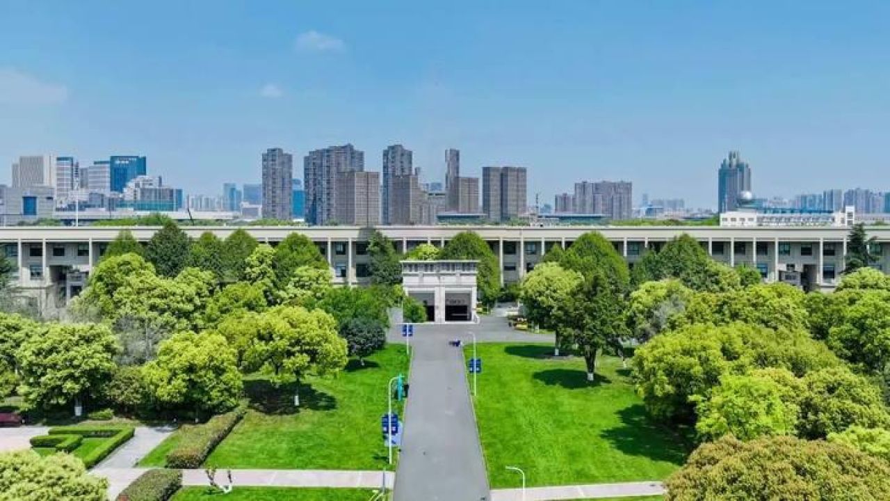 宁波诺丁汉大学年度校园开放日如约而至 多样活动精彩无限